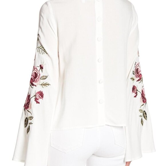 Cupcakes & Cashmere Button Back Aldona Embroidered Floral Flare Top - Picture 7 of 13